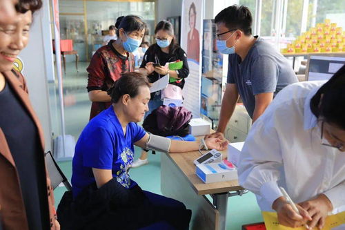 2000余人來巾幗家政廣場(chǎng) 趕集 ,濰坊首個(gè)家政大集圓滿結(jié)束